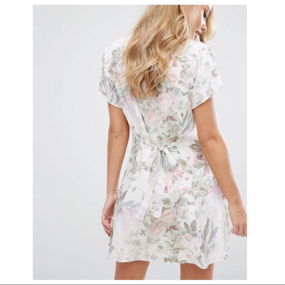 MAJORELLE V-NECK FLORAL PRINT MINI SKATER DRESS - Picture 3 of 5